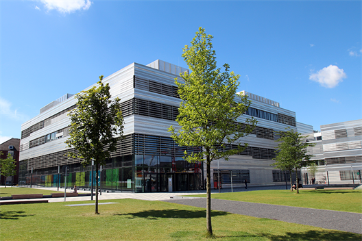 View from Campus to building 4 of Campus Derendorf.